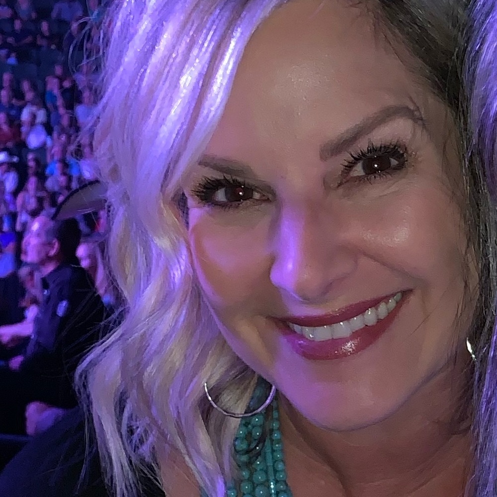 Meet your Posher, Mia